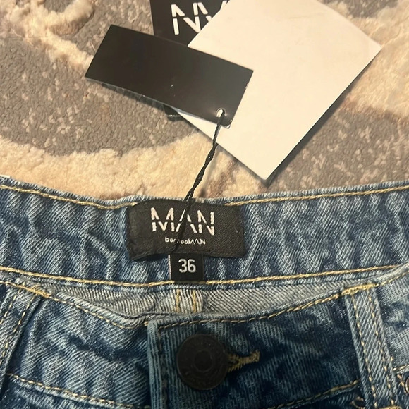 Man boohoo man distressed shorts. New denim. - Picture 2 of 3